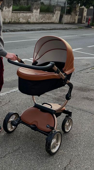 Vând carucior mima xari 3 in 1