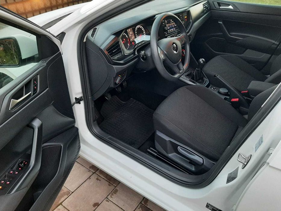 Volkswagen Polo 1.0 benzina 80 CP, euro 6, TVA deductibil, KM REALI!