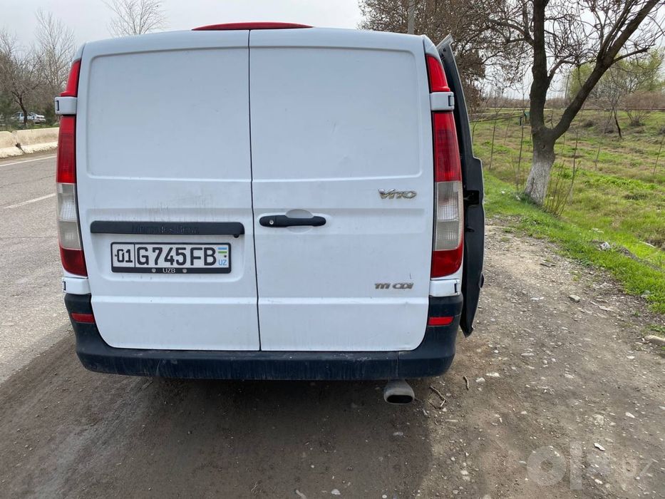 Mersedes mens vito