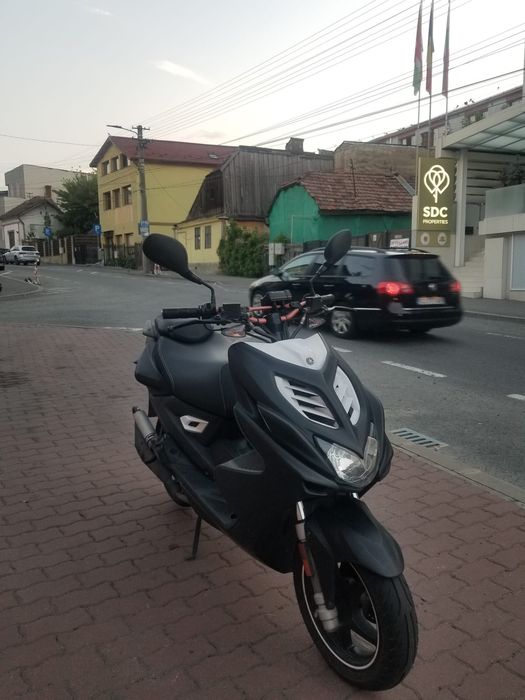 Scuter Yamaha Aerox