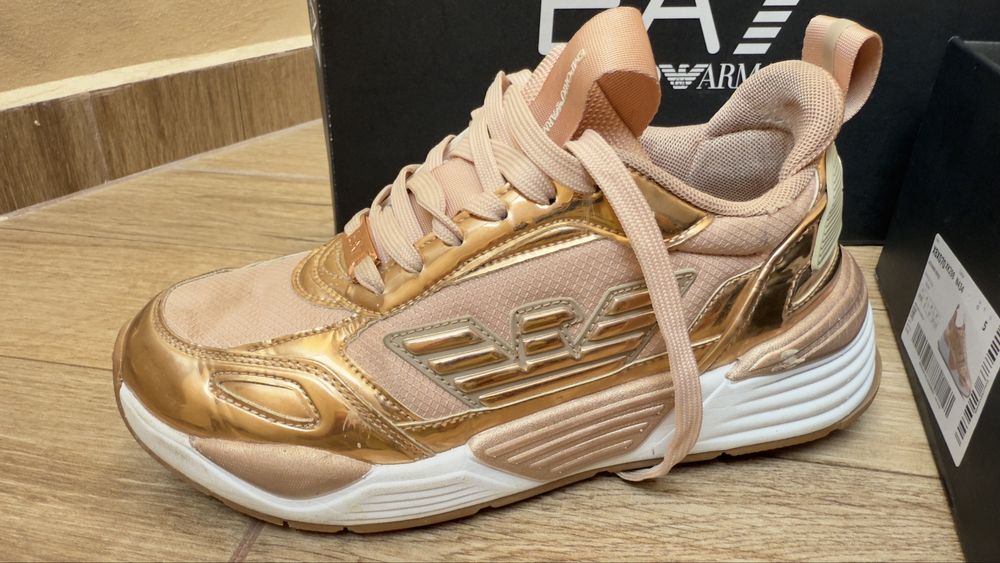 Маратонки розова злато EA7