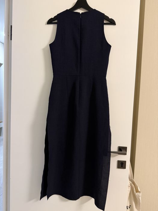 Платье бренда Cos