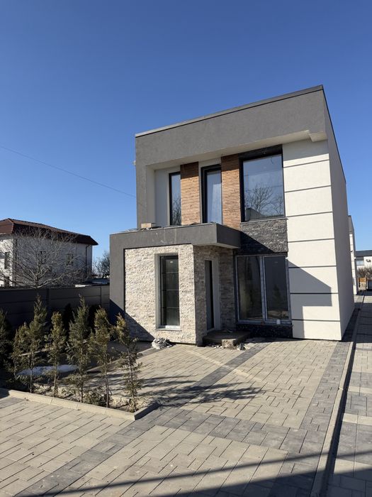 Casă modernă de vânzare – Strada Traian