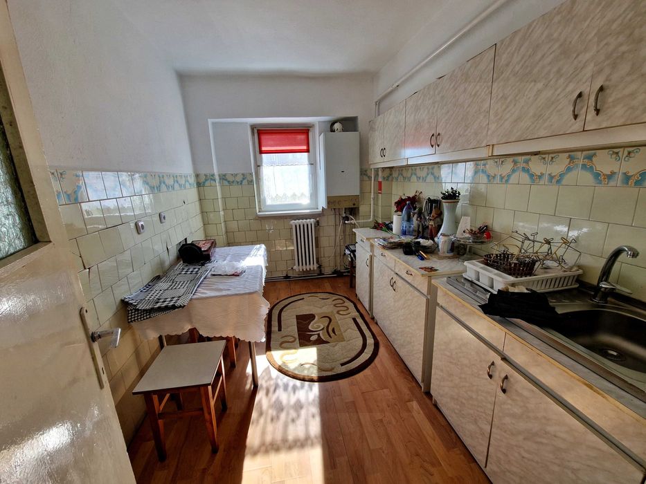 Apartament de 3 camere zona Lama etaj 3 cu lift