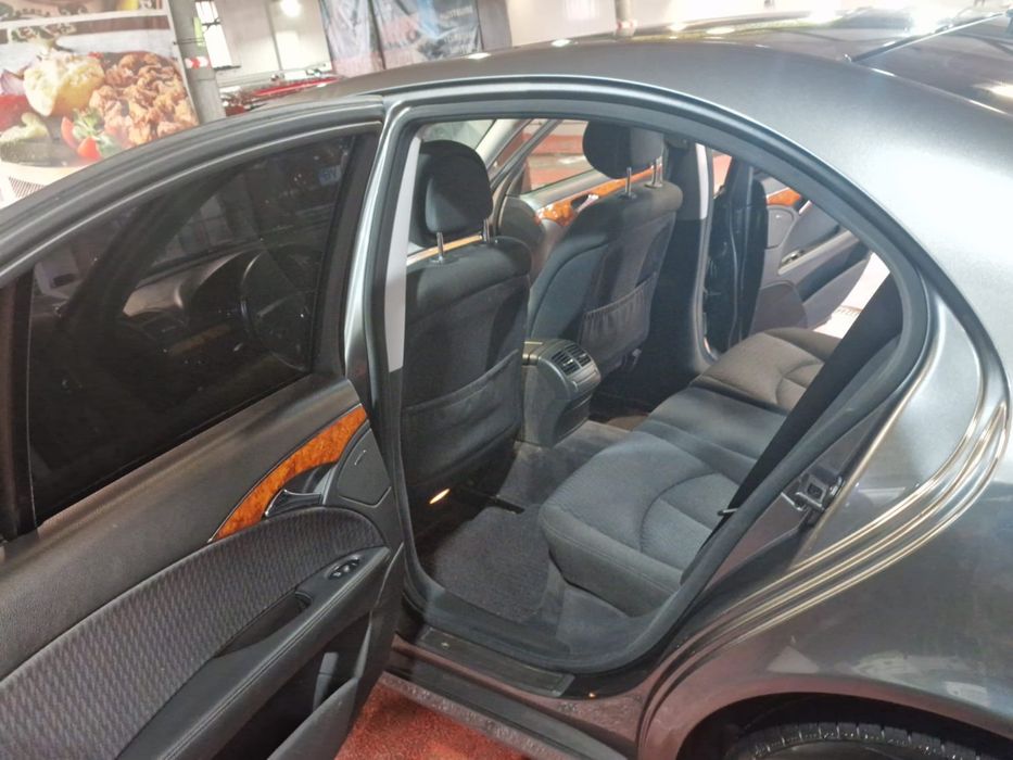 Mercedes E200 W211