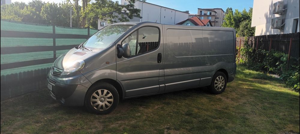 Opel Vivaro 2,0 Model Lung 2014 Navigație, Cameră spate.