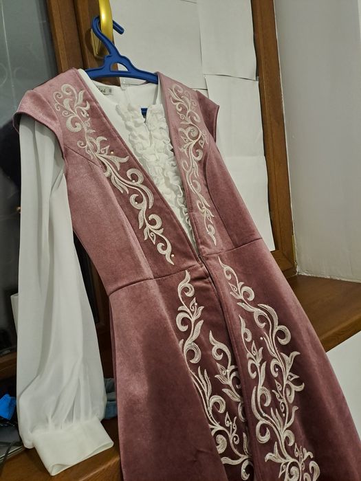 Кажекей пыльная роза