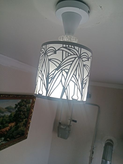 Продам люстру за 2000