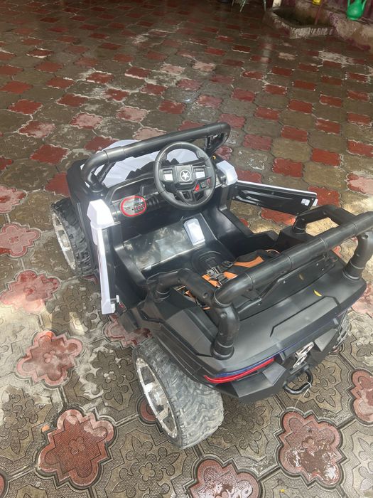 Продаю детскую машину