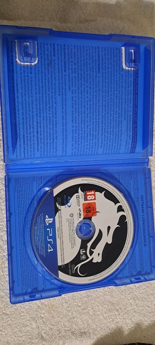 Продавам игра mortal combatX