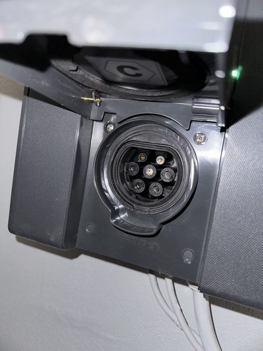 Inchiriez loc parcare langa Asmita Garden cu statie de incarcare