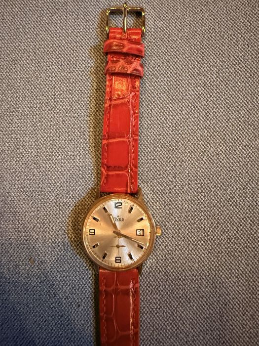 Vand 2 ceasuri ELVES (rusesc ) si Mortima Starmaster(frantuzesc)