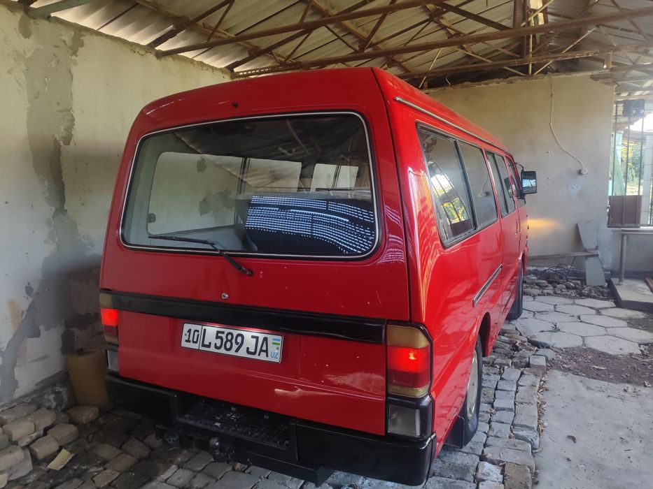 Mazda E2200, 2.2 дизель, микроавтобус, минивэн