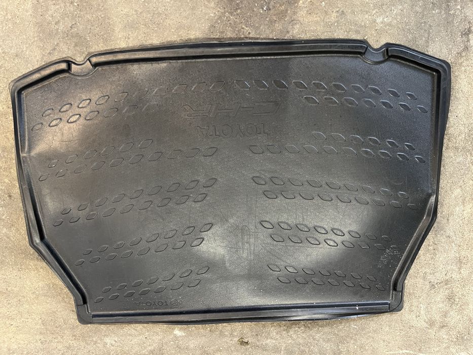 стелка за багажник TOYOTA