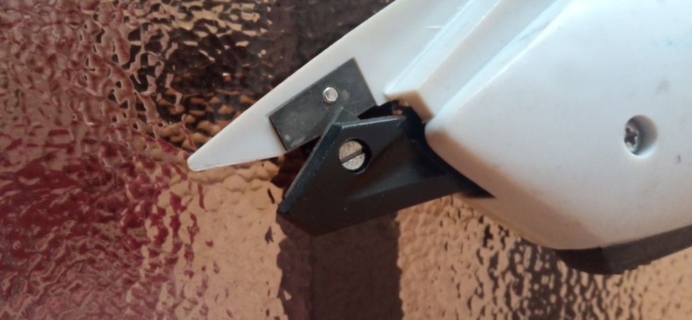 Електрическа ножица за картон,хартия,ламарина