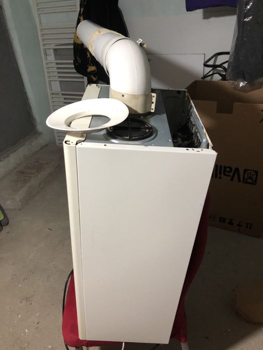 Vând centrală Ariston  in stare de functionare  pret 550 lei