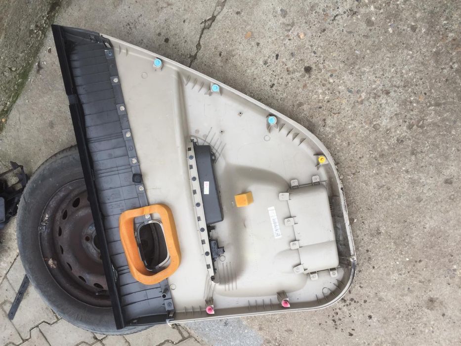 Panouri usi Hyundai Accent