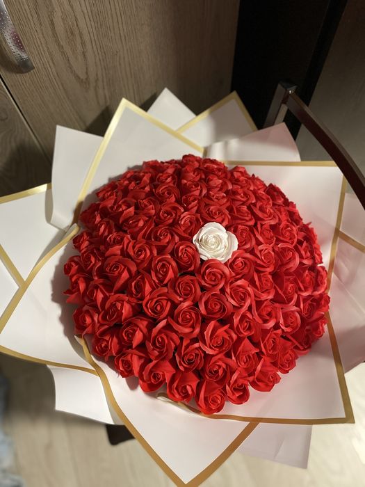 Buchet de trandafiri din sapun 101 trandafiri la doar 200 lei