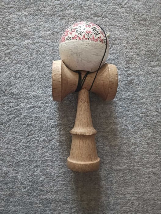 Kendama oase, grip sticky, ata 6-7 degete,in state bună