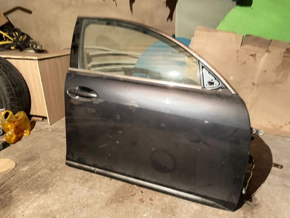 Продам двери от лескус gs 300