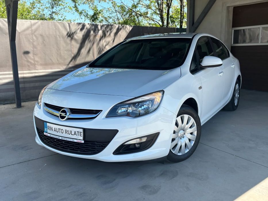Opel Astra Impecabila ~ TVA 21% - Sedan Benzina 140 CP ~ Cutie manuala