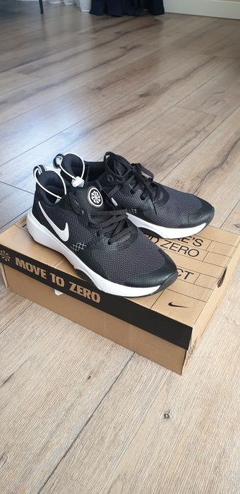 Продам кроссовки