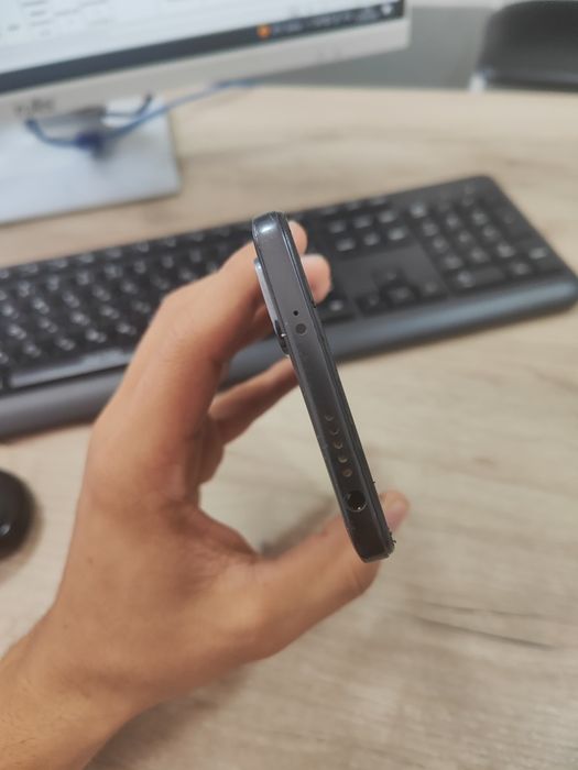 Radmi note 11 bir qoʻl ishlangan