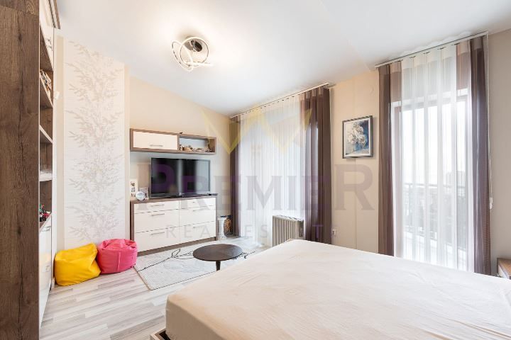 Продава се Тристаен апартамент в Варна, Бриз - 145 кв.м за 1179 €/кв.м - Снимка #4
