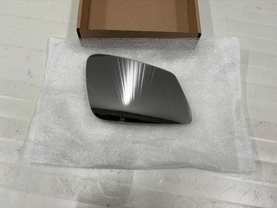 Стъкло дясно огледало БМВ Ф20 Ф22 Ф30 Ф32 И3