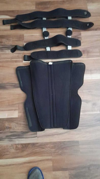 Orteză fixă genunchi, orteză mobilă (unghi reglabil) și cârje ortopedice