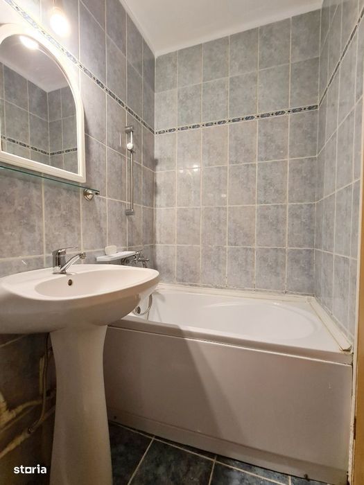 Garsoniera confort 1 de inchiriat, etaj 3 - Zona Centrala
