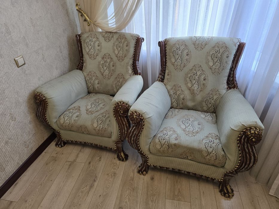 Продается диван и кресла
