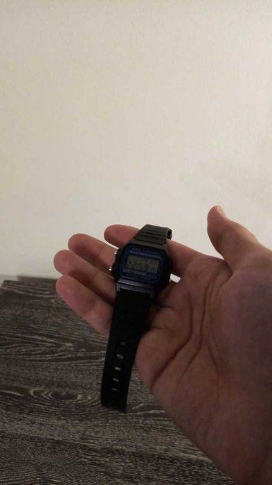 Casio Digital F-105W-1A