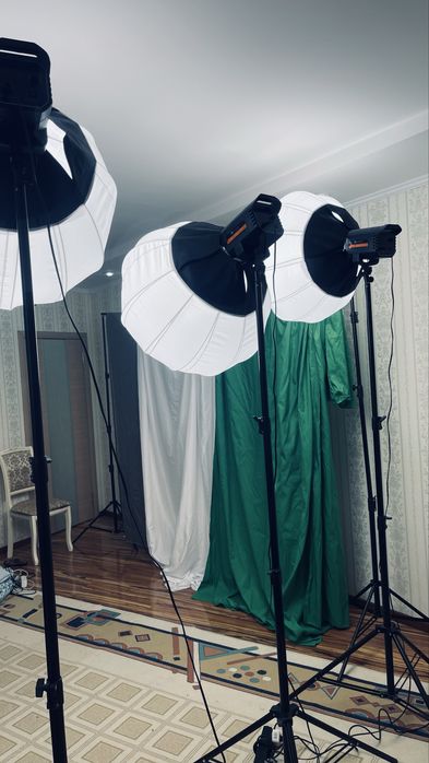 Студийное оборудование для сьемок + стоитка подставка + полотна