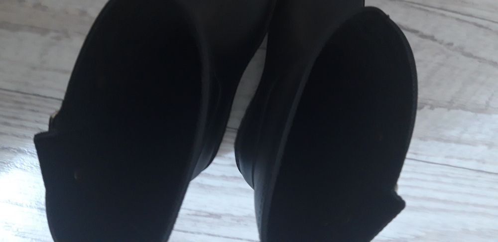 Продам ботинки демисезонные