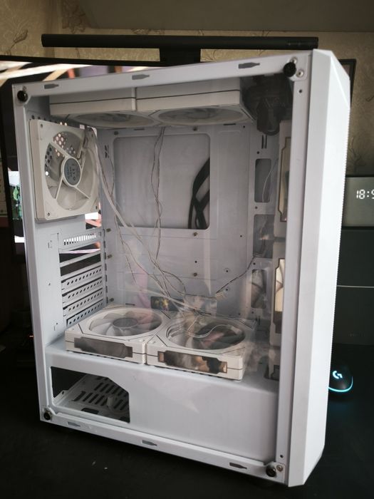 Продам Корпус + 6 ARGB вентилятор