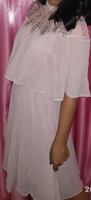 Vecherniy ko'ylaklar sotiladi