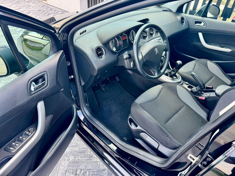 Peugeot 308 . 123.000 km .2012