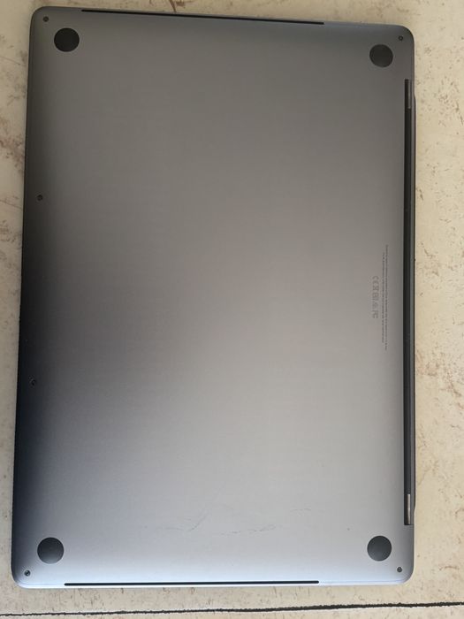 Macbook Pro I7, 32 Gb, 512 stocare, 197 cicluri