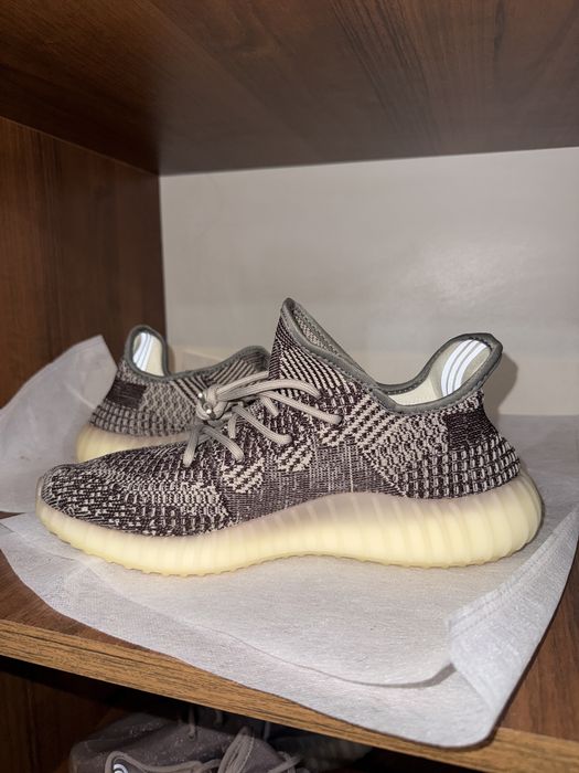 Adidas yeezy.