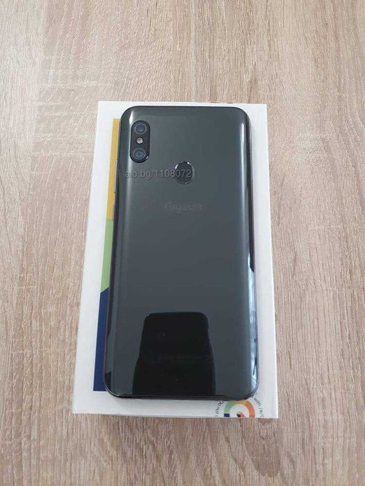 Немски Смартфон Gigaset GS290 с инсталиран Ubuntu Touch, безжично зареждане Qi 4GB 64 GB
