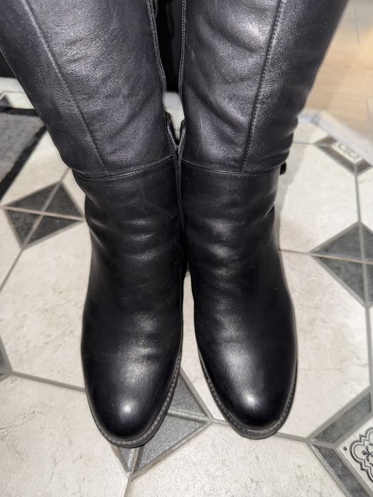 Продам женские сапоги