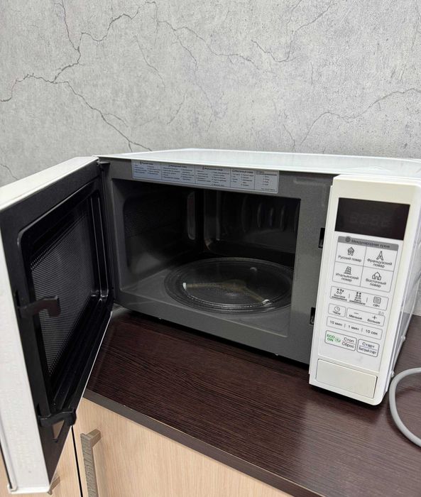Продам микровалновку LG