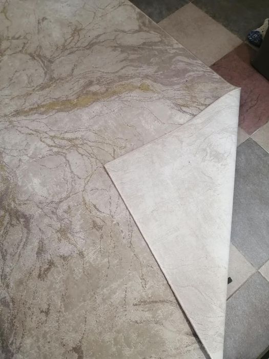 Продам ковер  5*3  5*2.9.  3,5*2,5  3,35*1,8