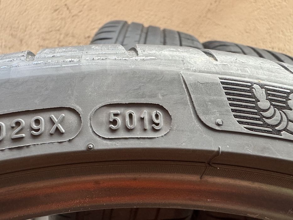 Автомобилни гуми 235 35 19 Mishelin