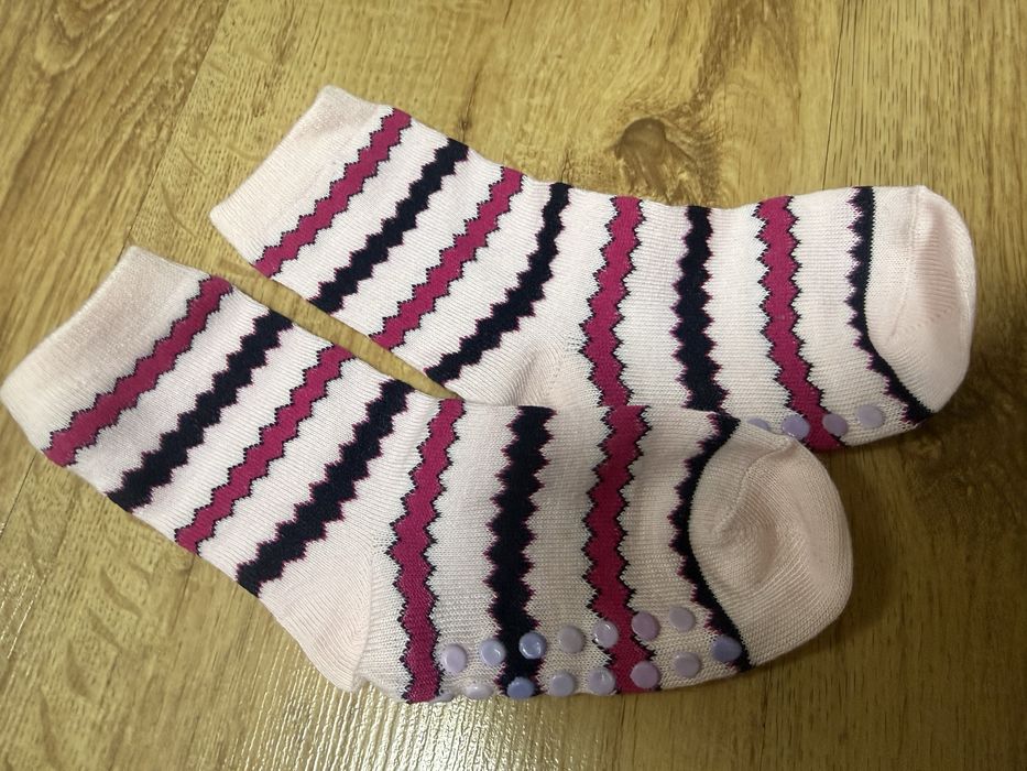 Продам Носочки новые за 100 тенге