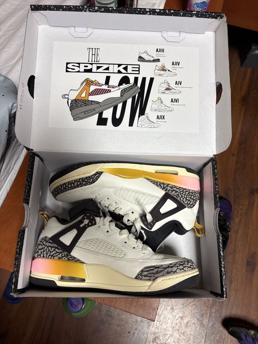 Здравейте. Продавам JORDAN SPIZIKE LOW, в отлично състояние като-нови, носени са не повече от 7 пъти.
