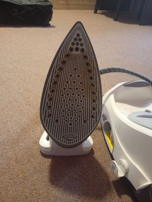 Vand statie călcat haine