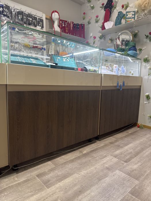 Витрины для продажы изделия