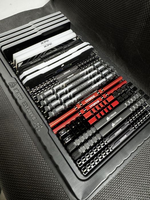 Memorii ram ddr4 16gb 3600mhz kit rgb corsair biostar adata